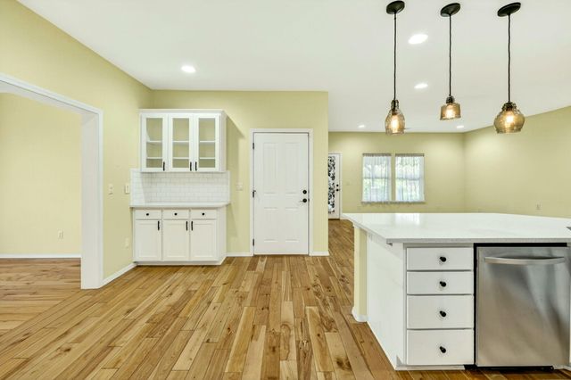 2078 Orchard Home Drive, Medford, OR 97501