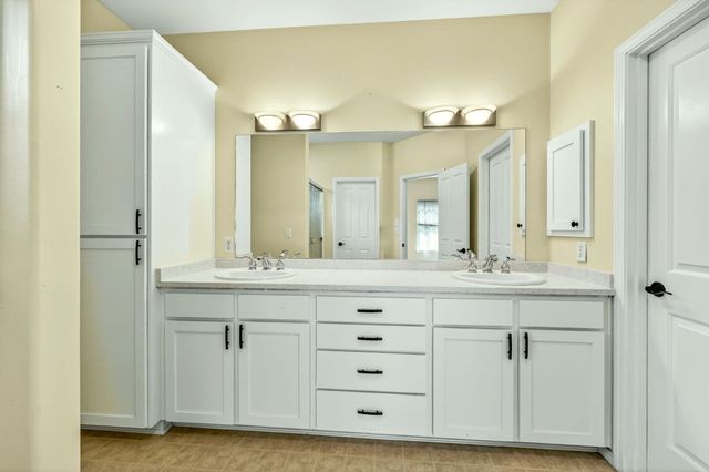 2078 Orchard Home Drive, Medford, OR 97501