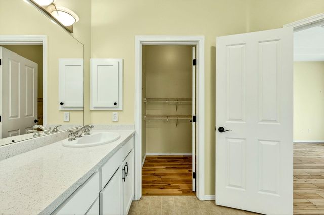 2078 Orchard Home Drive, Medford, OR 97501