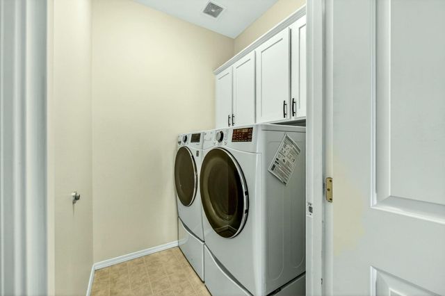 2078 Orchard Home Drive, Medford, OR 97501