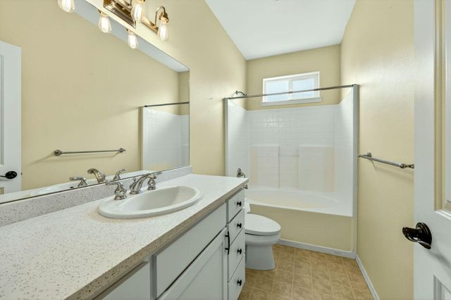 2078 Orchard Home Drive, Medford, OR 97501