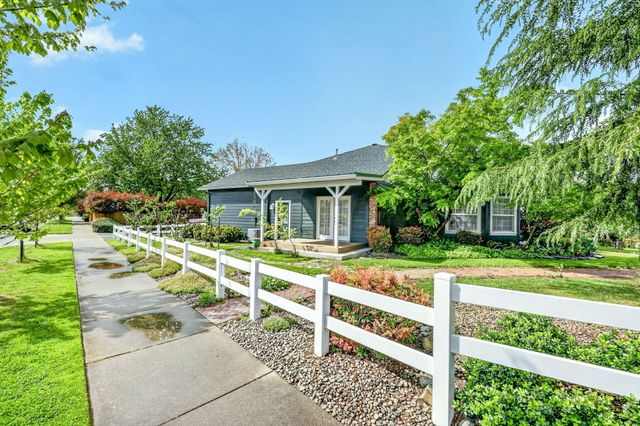 2078 Orchard Home Drive, Medford, OR 97501