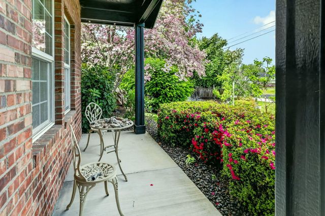 2078 Orchard Home Drive, Medford, OR 97501