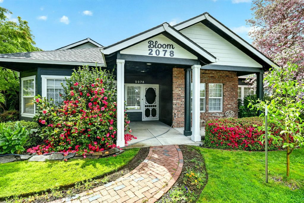 2078 Orchard Home Drive, Medford, OR 97501