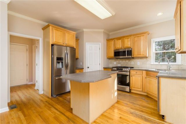 8670 Woodland View Drive, Gainesville, GA 30506