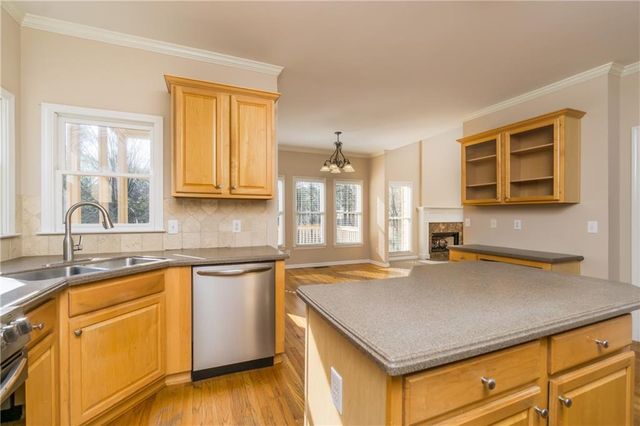 8670 Woodland View Drive, Gainesville, GA 30506