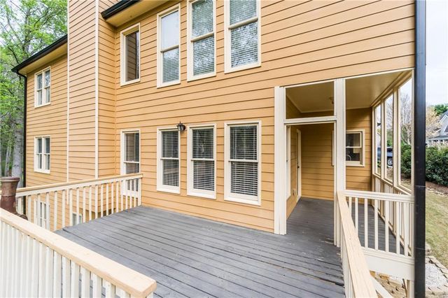 8670 Woodland View Drive, Gainesville, GA 30506