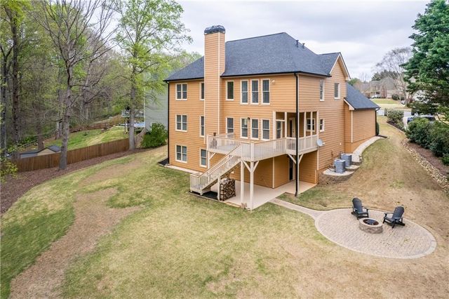 8670 Woodland View Drive, Gainesville, GA 30506