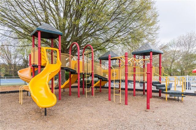 8670 Woodland View Drive, Gainesville, GA 30506