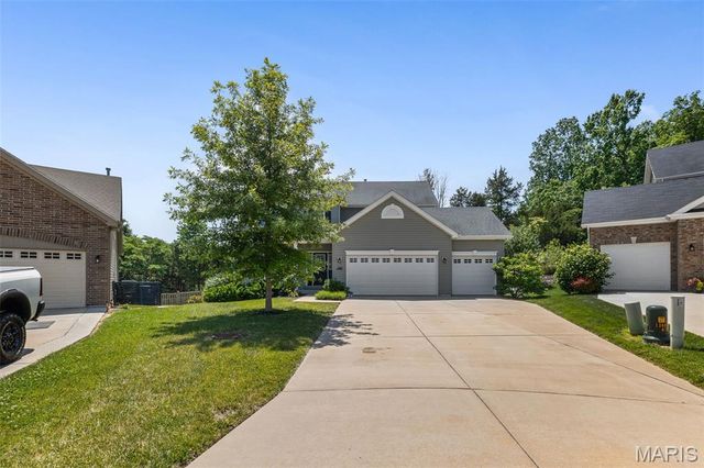 901 Timber Ridge Court, Fenton, MO 63026