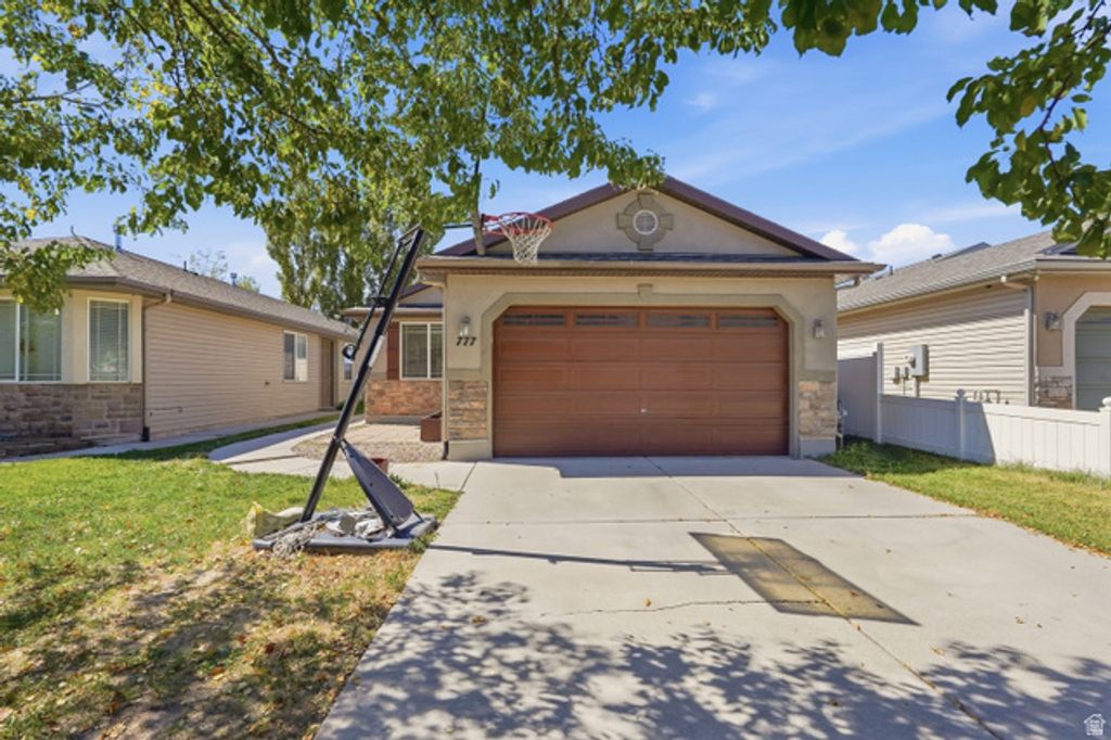 777 N SKIPTON DR, North Salt Lake, UT 84054 — exterior
