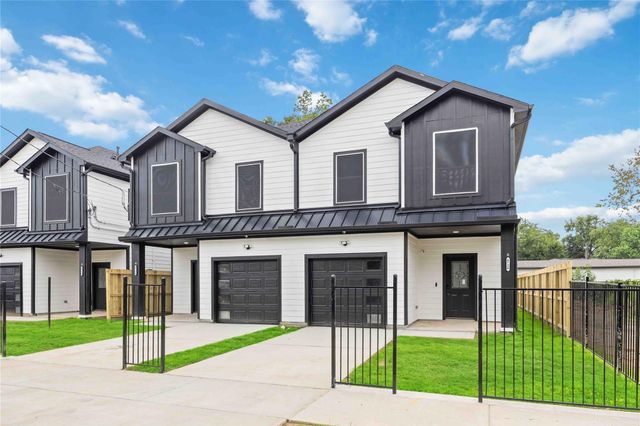6726 Paris Street A-B, Houston, TX 77021