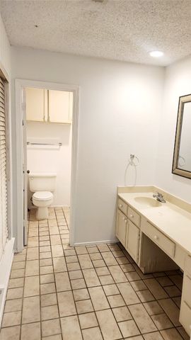 2328 Kennington Drive B, Arlington, TX 76012