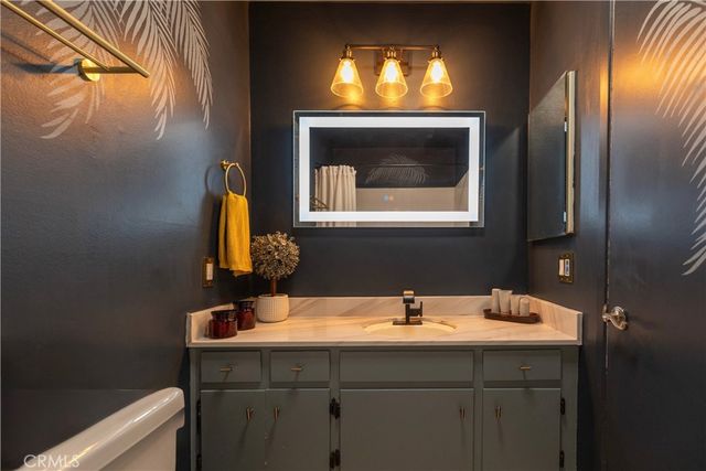 659 E Lee, Azusa, CA 91702