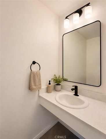 659 E Lee, Azusa, CA 91702