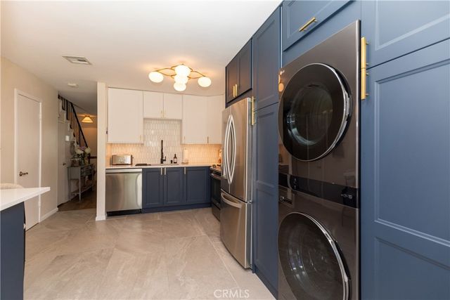 659 E Lee, Azusa, CA 91702