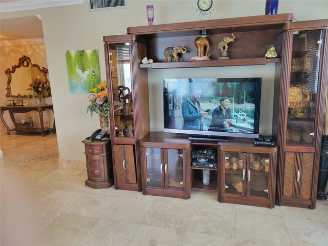 3233 NE 34th Street 322, Fort Lauderdale, FL 33308