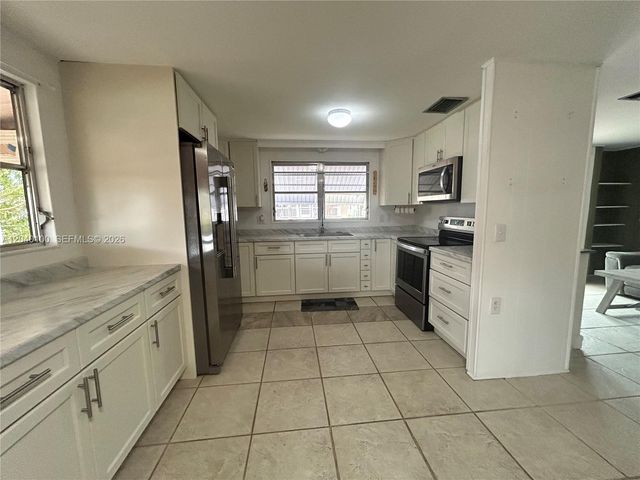 2341 SW 84th Ave, Davie, FL 33324