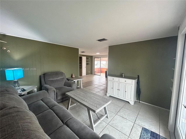 2341 SW 84th Ave, Davie, FL 33324