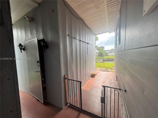 2341 SW 84th Ave, Davie, FL 33324