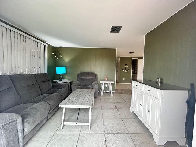 2341 SW 84th Ave, Davie, FL 33324