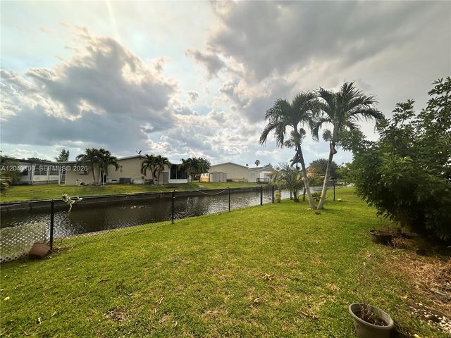 2341 SW 84th Ave, Davie, FL 33324