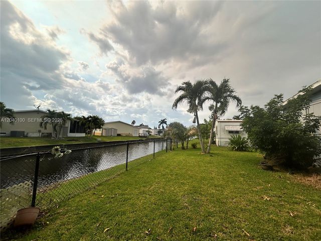 2341 SW 84th Ave, Davie, FL 33324