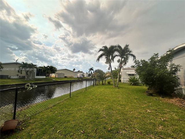 2341 SW 84th Ave, Davie, FL 33324