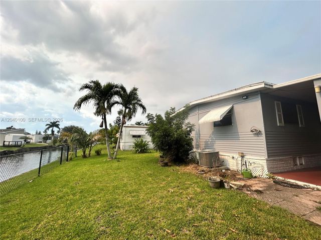 2341 SW 84th Ave, Davie, FL 33324