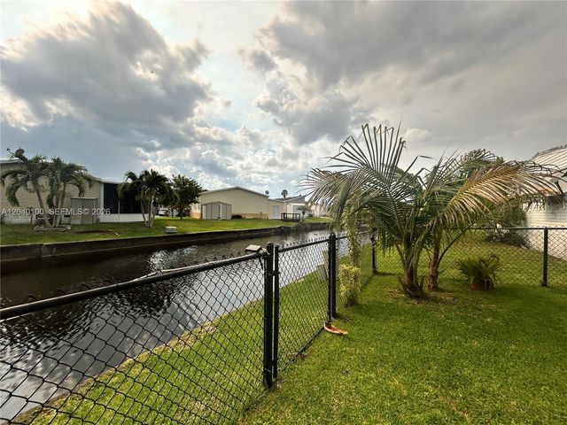 2341 SW 84th Ave, Davie, FL 33324