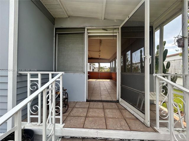 2341 SW 84th Ave, Davie, FL 33324