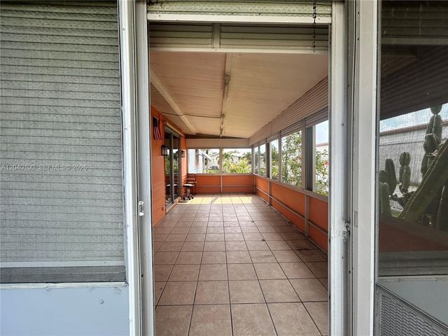 2341 SW 84th Ave, Davie, FL 33324