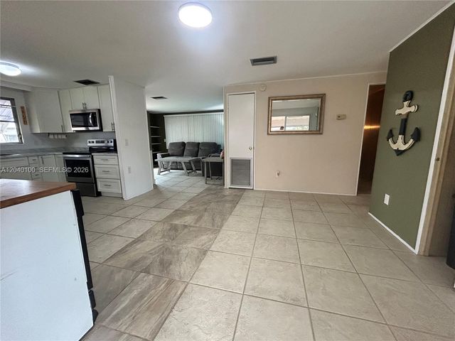 2341 SW 84th Ave, Davie, FL 33324