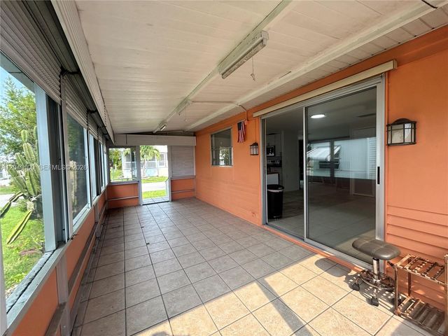 2341 SW 84th Ave, Davie, FL 33324