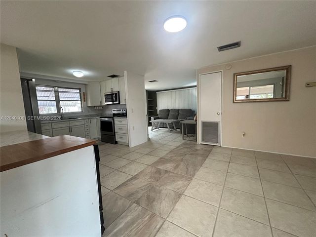 2341 SW 84th Ave, Davie, FL 33324
