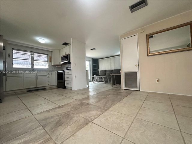2341 SW 84th Ave, Davie, FL 33324