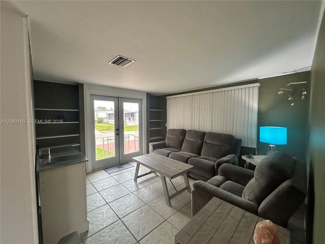 2341 SW 84th Ave, Davie, FL 33324