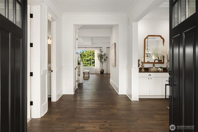 10610 NE 28th Street, Bellevue, WA 98004