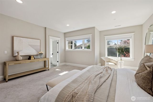 10610 NE 28th Street, Bellevue, WA 98004