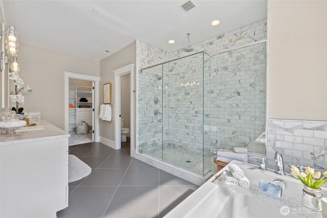 10610 NE 28th Street, Bellevue, WA 98004