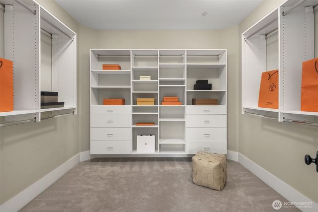 10610 NE 28th Street, Bellevue, WA 98004