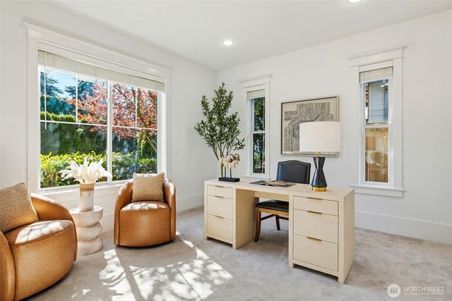 10610 NE 28th Street, Bellevue, WA 98004