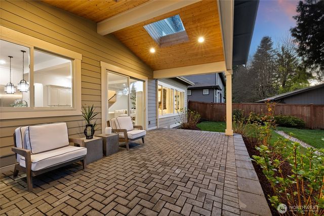 10610 NE 28th Street, Bellevue, WA 98004