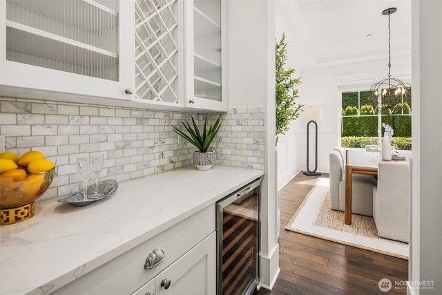 10610 NE 28th Street, Bellevue, WA 98004