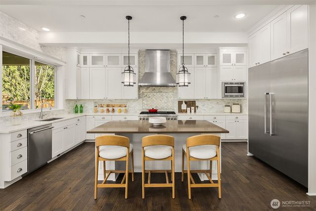 10610 NE 28th Street, Bellevue, WA 98004