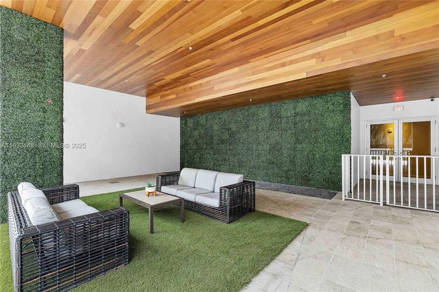 1010 SW 2nd Ave 710, Miami, FL 33130