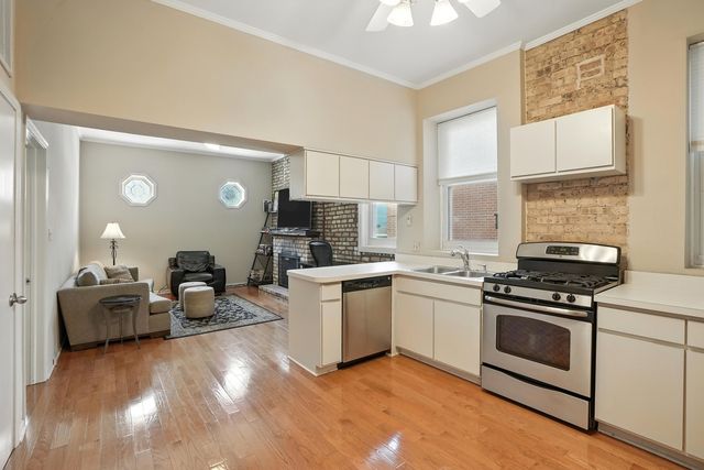 1431 W Cuyler Avenue 1S, Chicago, IL 60613