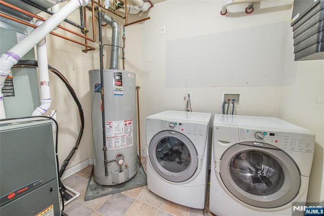 115 Kensington Lane 196, Livingston, NJ 07039