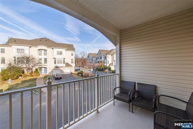 115 Kensington Lane 196, Livingston, NJ 07039