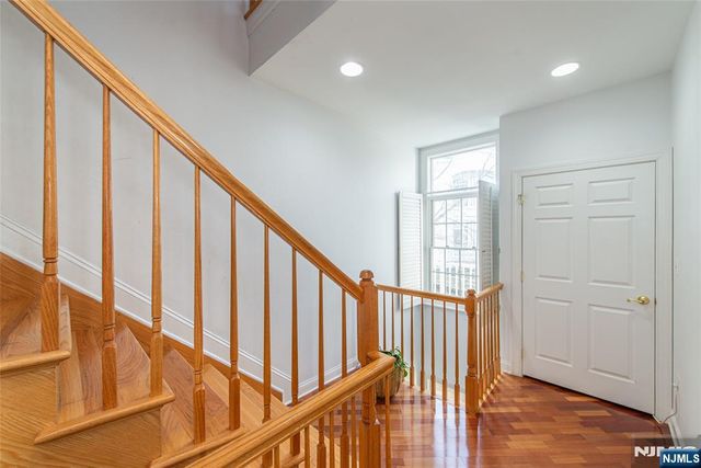 115 Kensington Lane 196, Livingston, NJ 07039